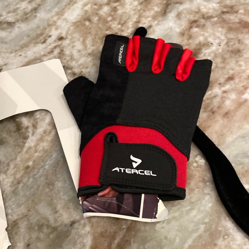 Atercel gloves